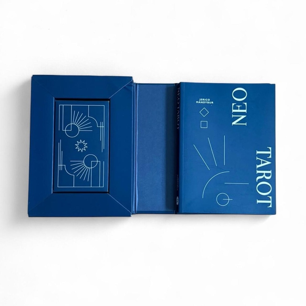 Neo Tarot Deck - Picture 3 of 5